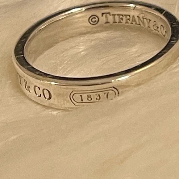 (PRICE IS FIRMED) 💯% Authentic Tiffany 1837, Narrow ring size 7 - Picture 6 of 12